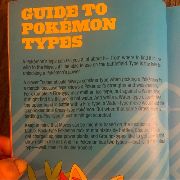 📘POKÉMON DELUX ESSENTIAL HANDBOOK - Picture 9 of 10